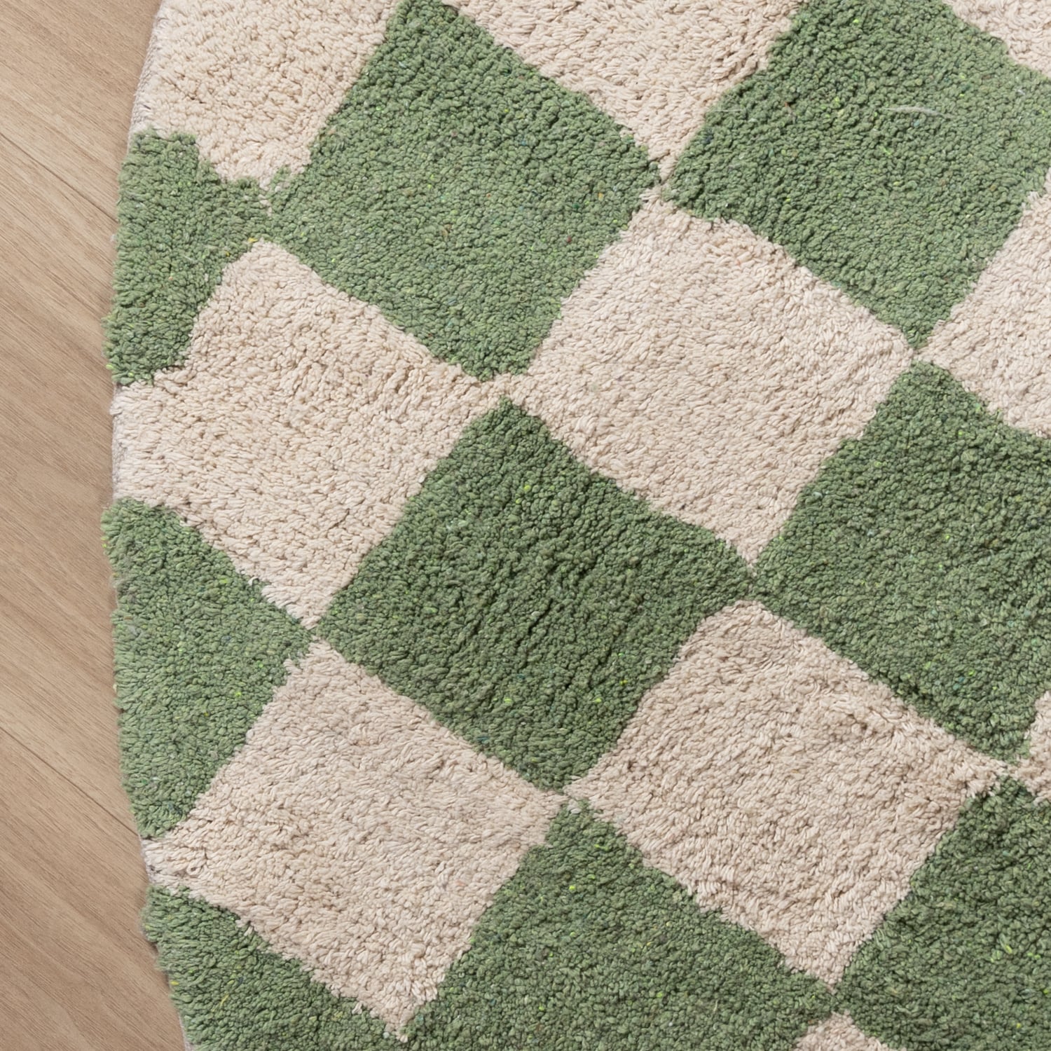Round Retro Rug - Gambit Green/White