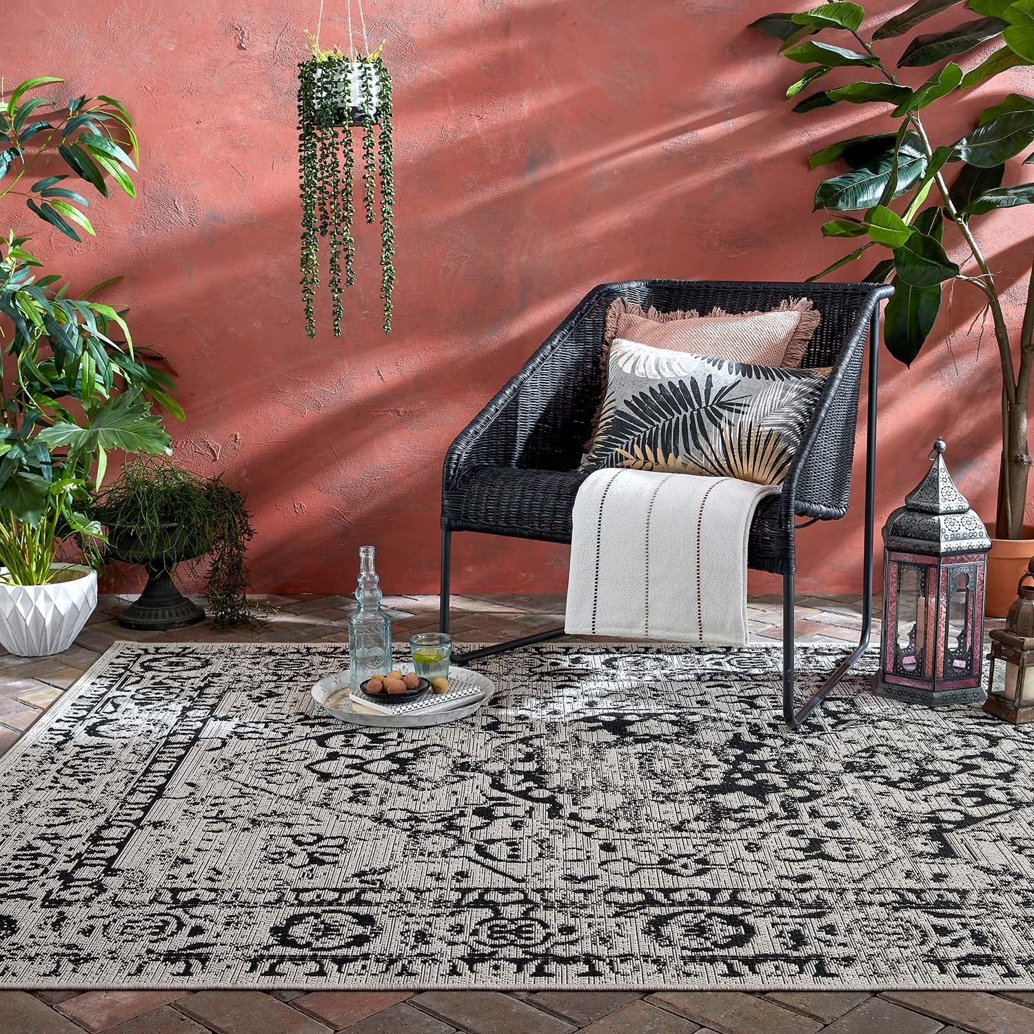 Outdoor rug - Varano Fuera Black/White