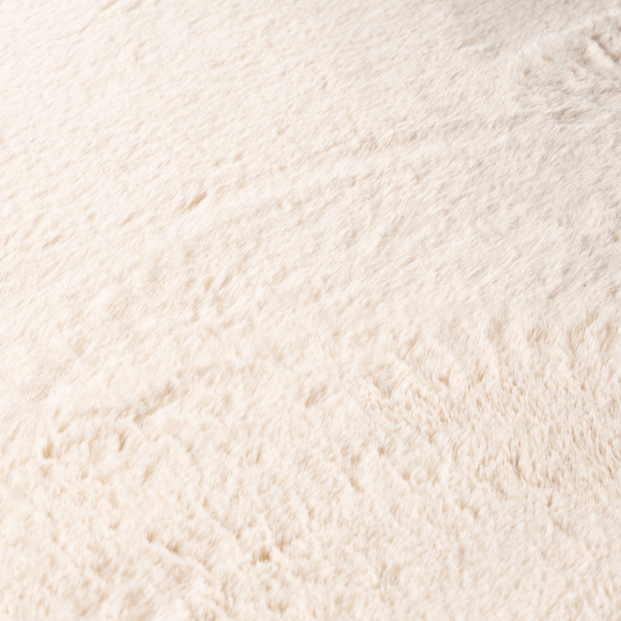 Round Low-Pile Rug - Cozy Cream