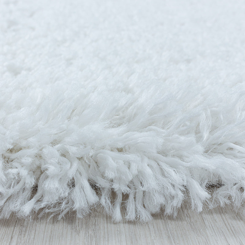 Round High-Pile Floor Rug - Fuzzy White
