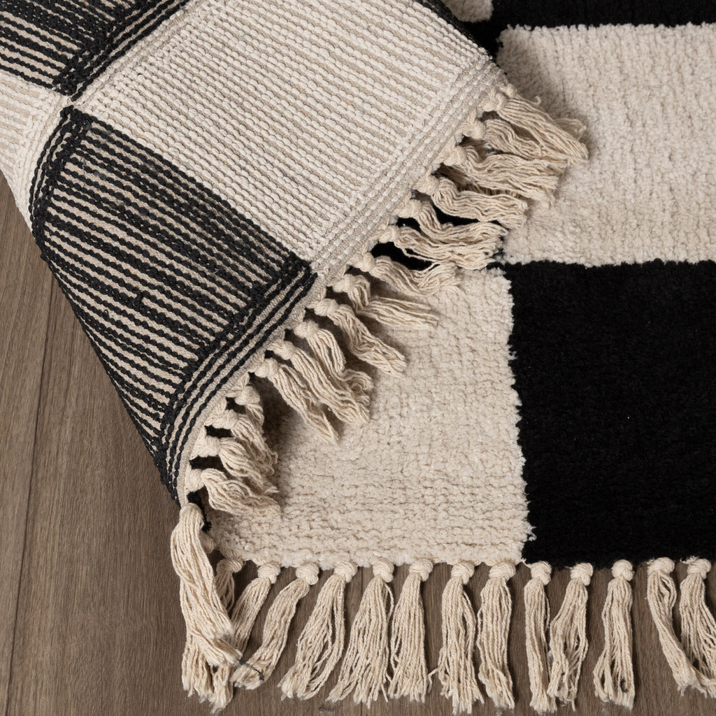 Checkerboard Rug - Blox Fringe Black