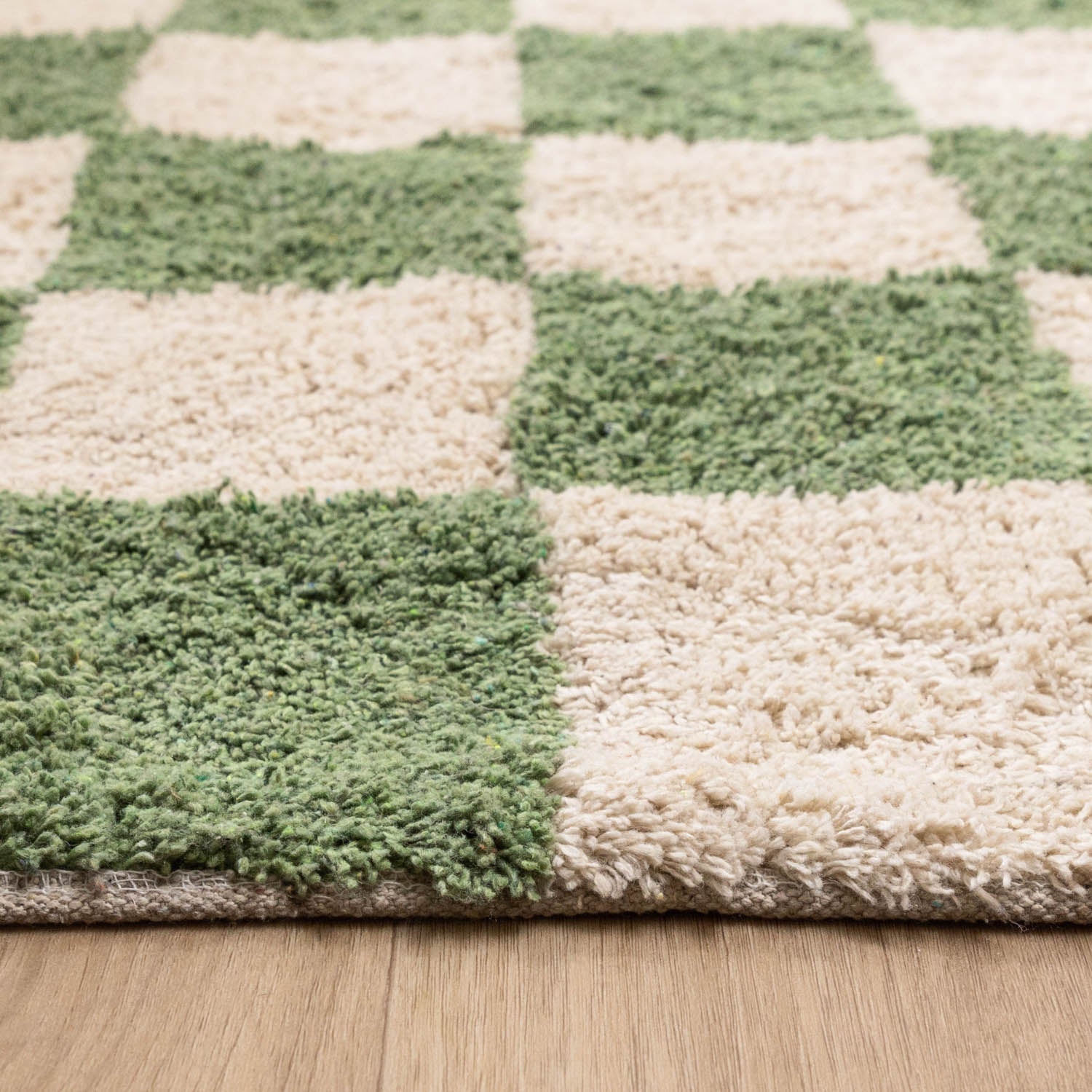 Retro Rug - Gambit Green/White