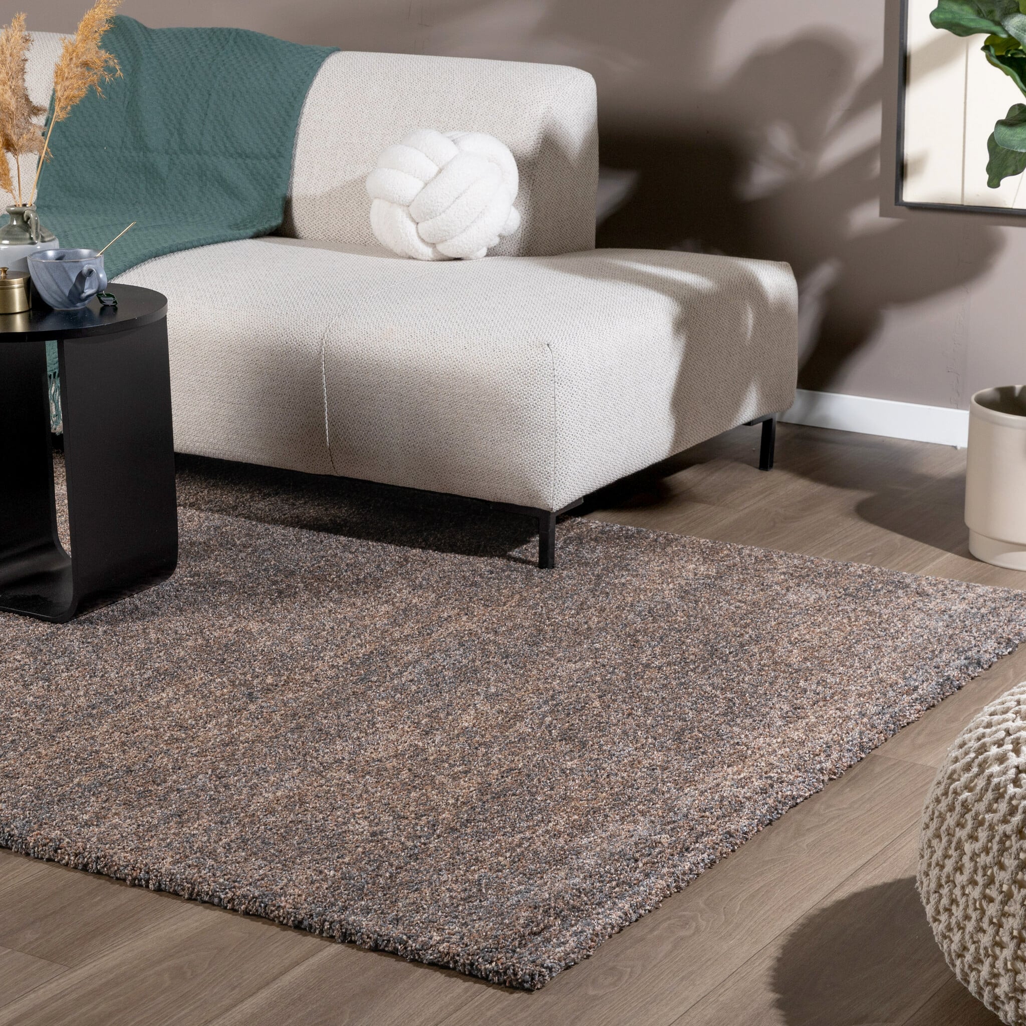 Shaggy Rug – George Rust