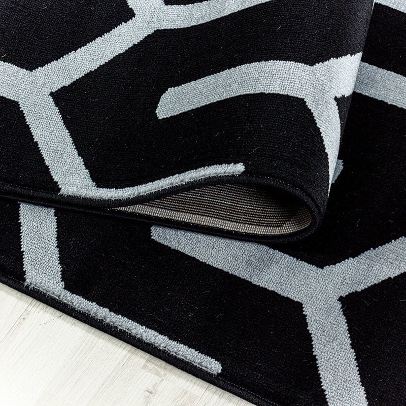 Modern Rug - Streaky Pattern Black/White