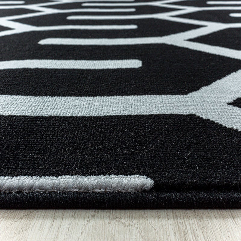 Modern Rug - Streaky Pattern Black/White