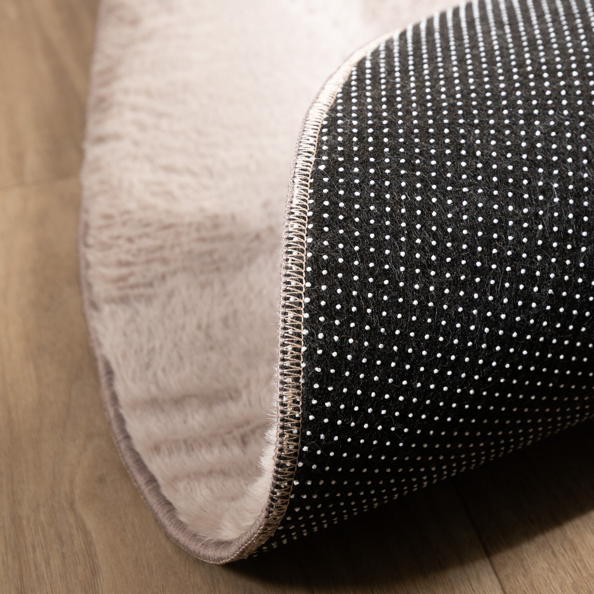 Soft Low-Pile Rug – Cozy Ripple Taupe