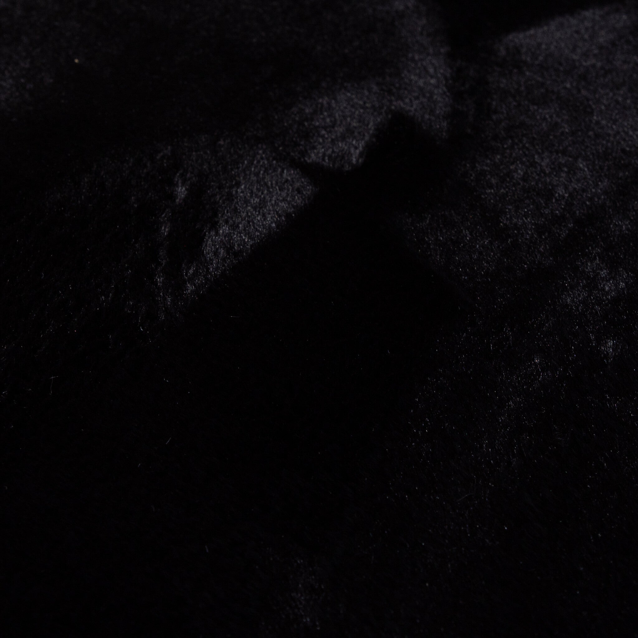 Round Low-Pile Rug - Cozy Black