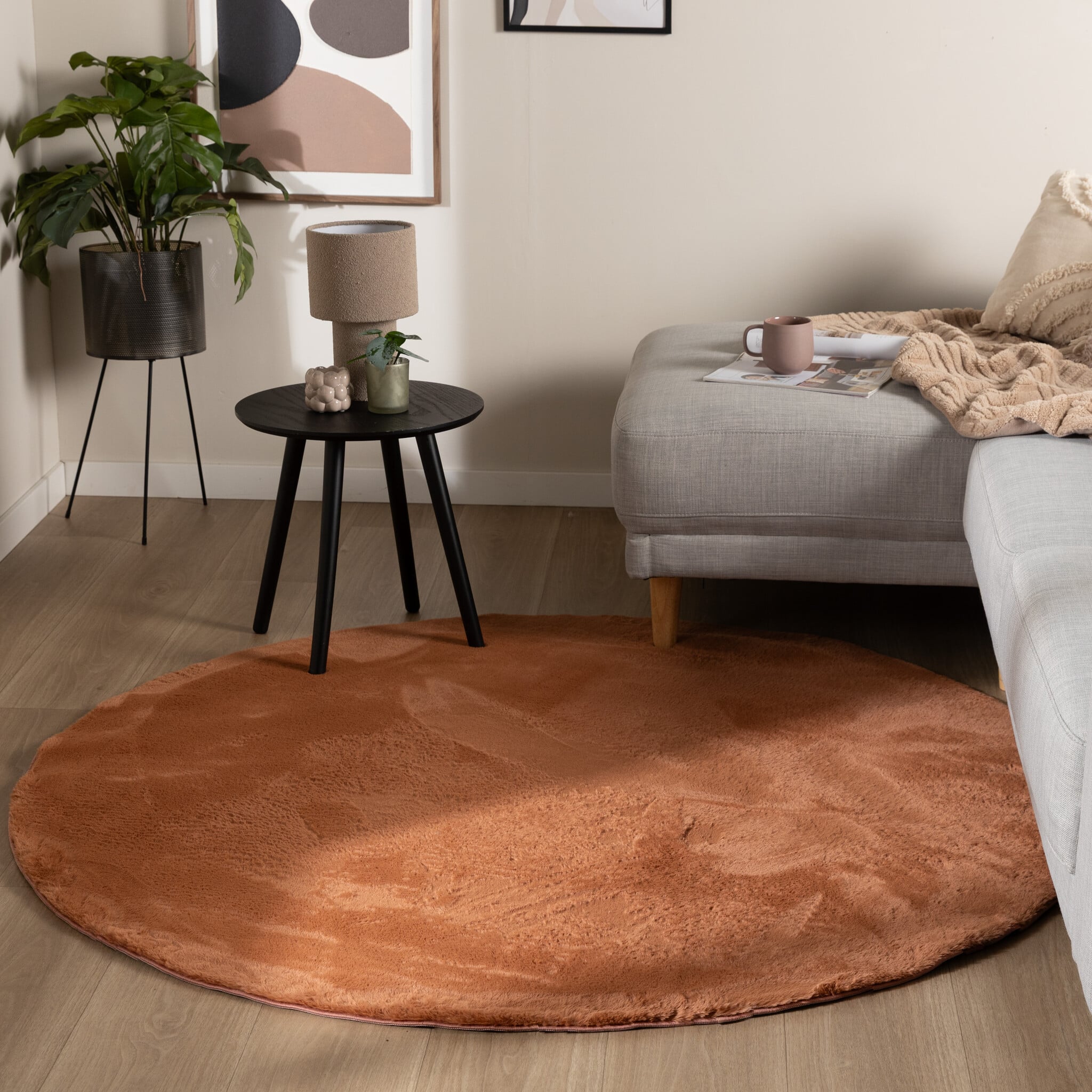 Round Low-Pile Rug – Cozy Terracotta