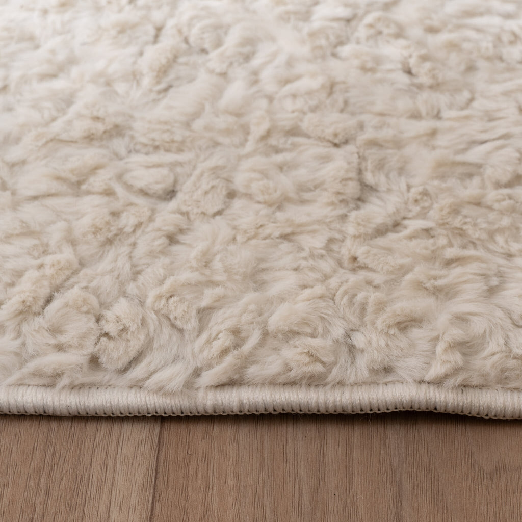 Round Fluffy Rug – Bobby White