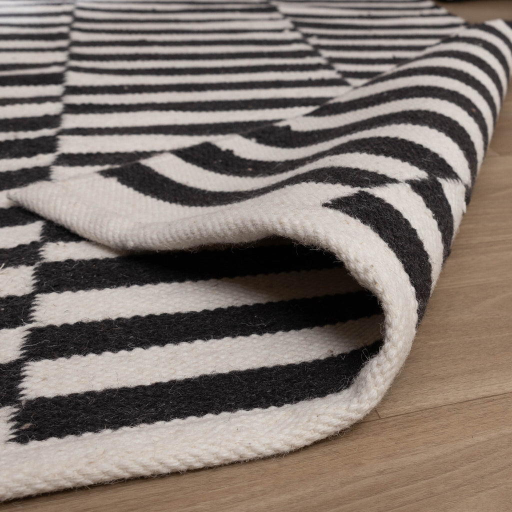 Striped Modern Rug - Dazzle Blocks Black/White