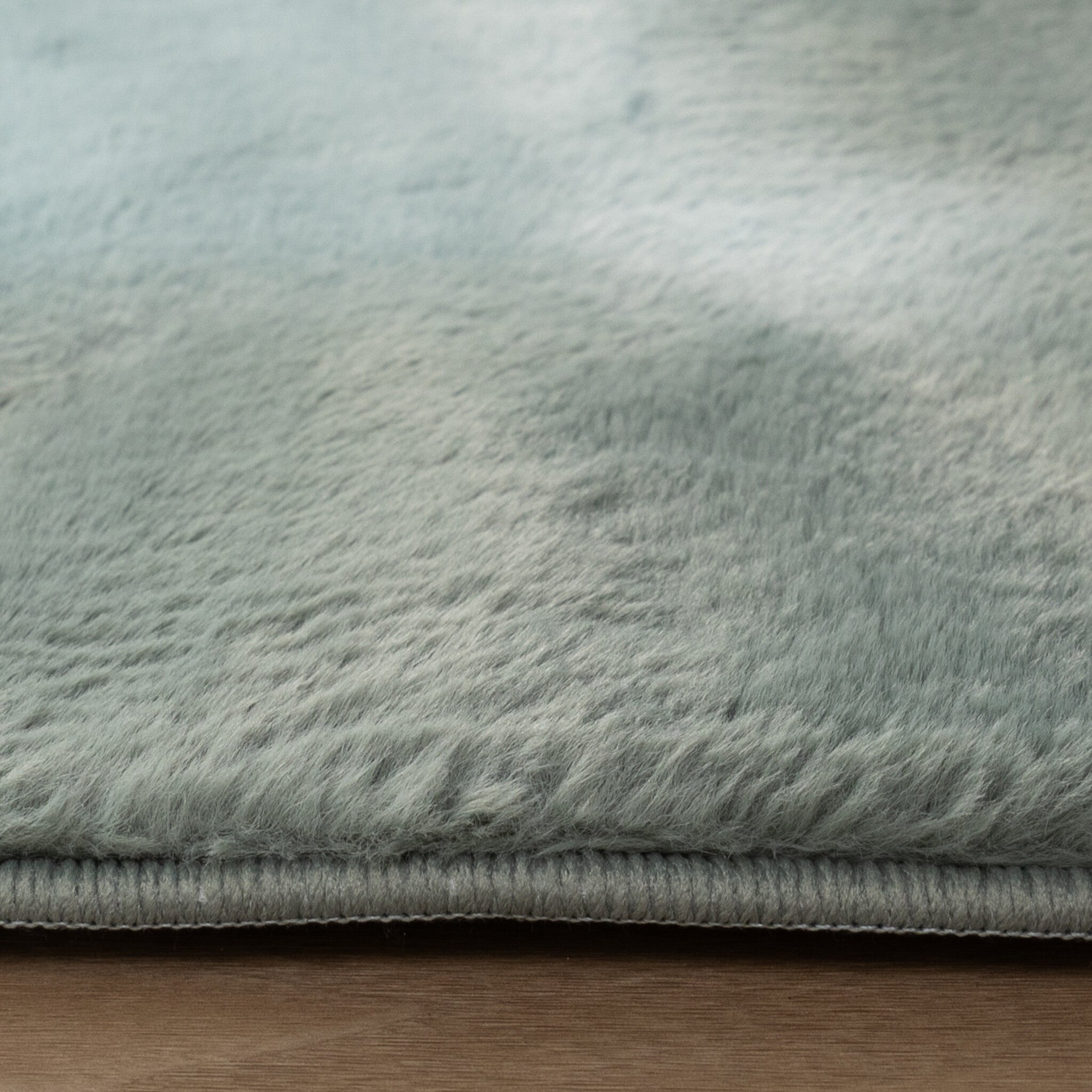 Soft Low-Pile Rug - Cozy Green