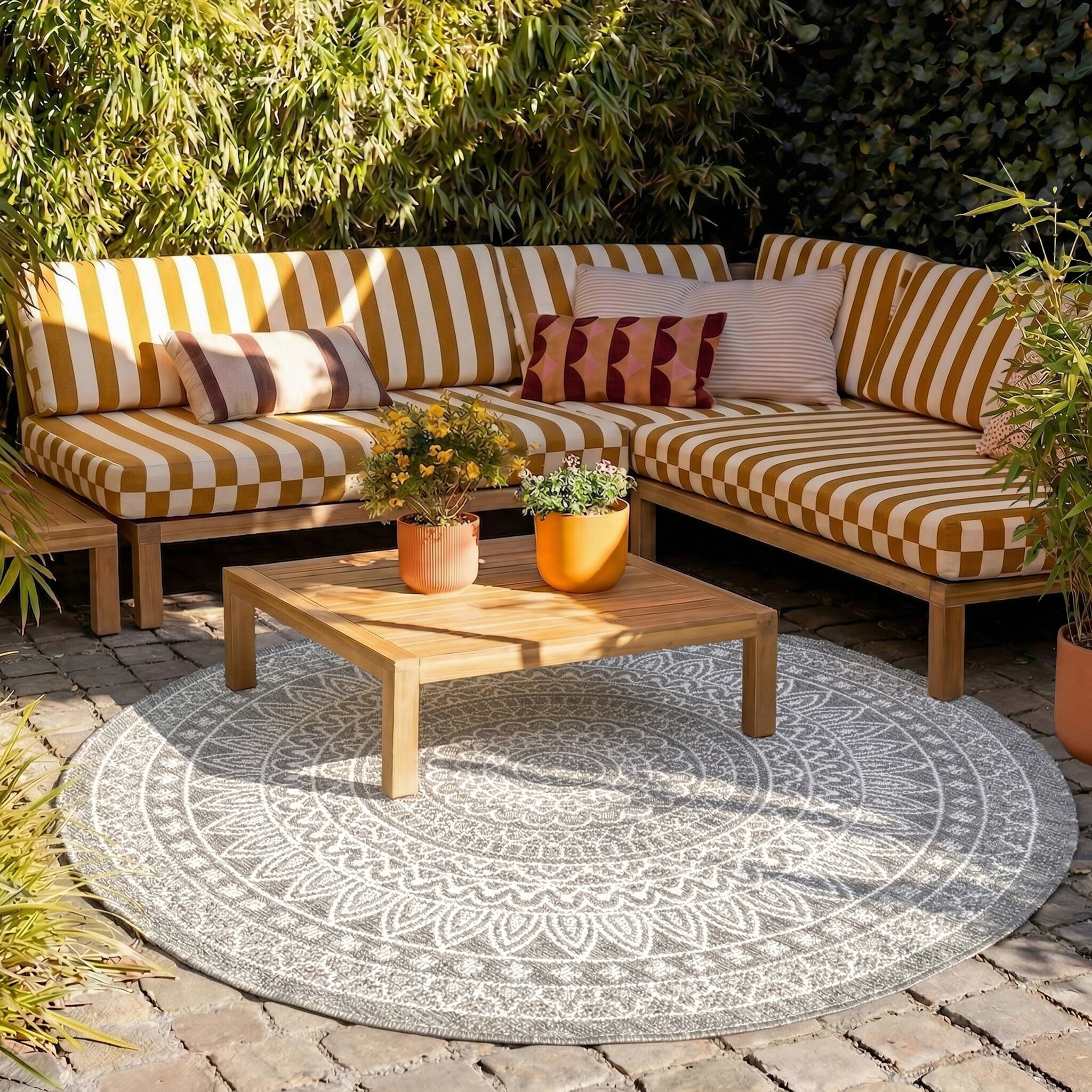 Round Outdoor Rug - Summer Azteca Light Grey