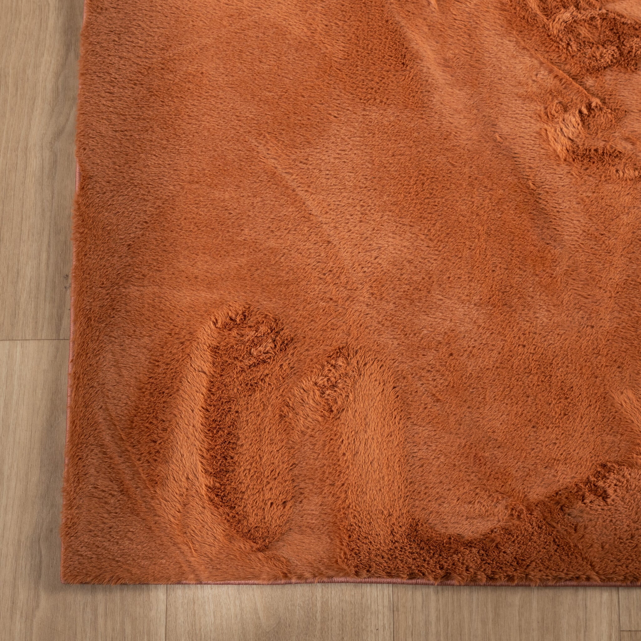 Soft Low-Pile Rug – Cozy Terracotta