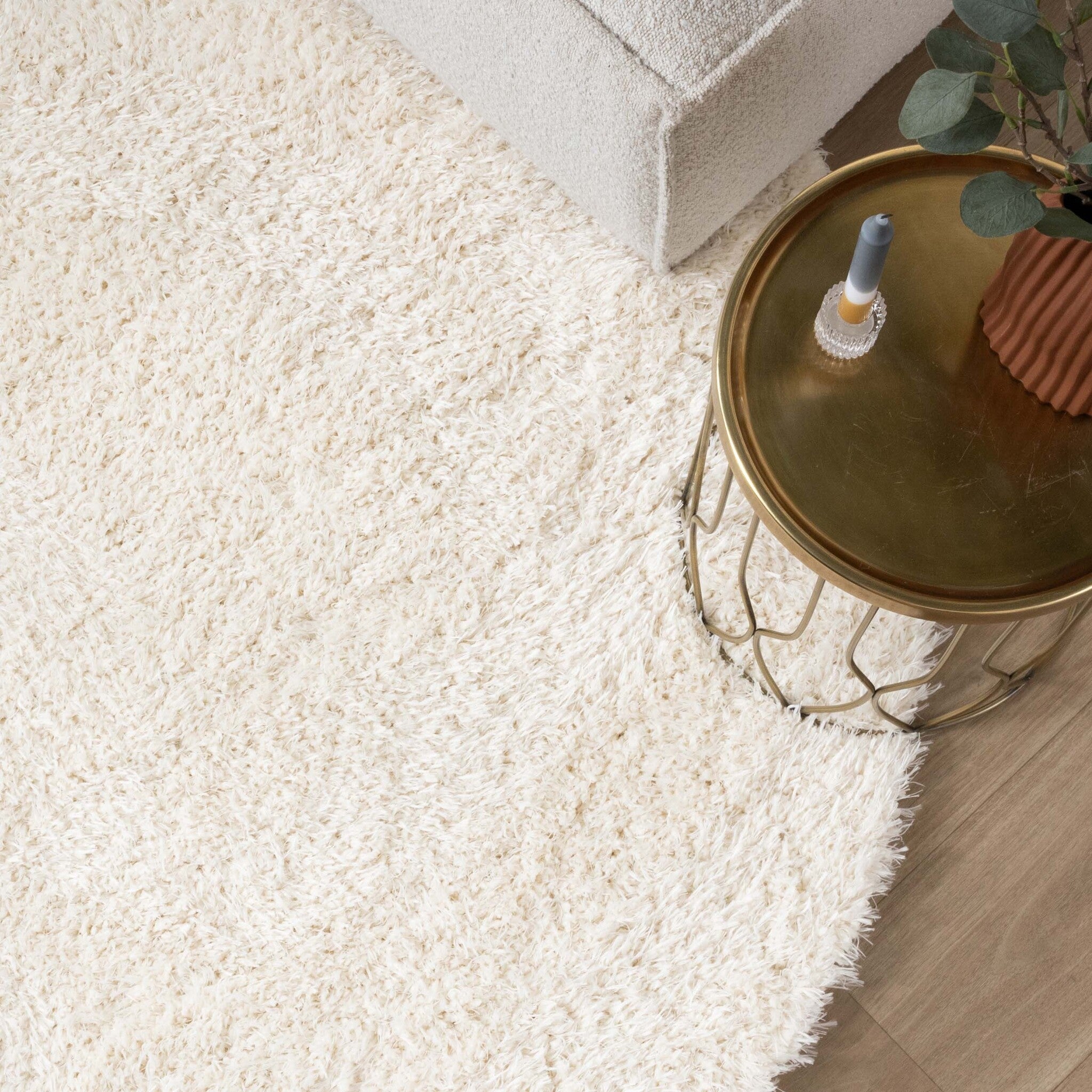 Round Shaggy Rug - Blaze White