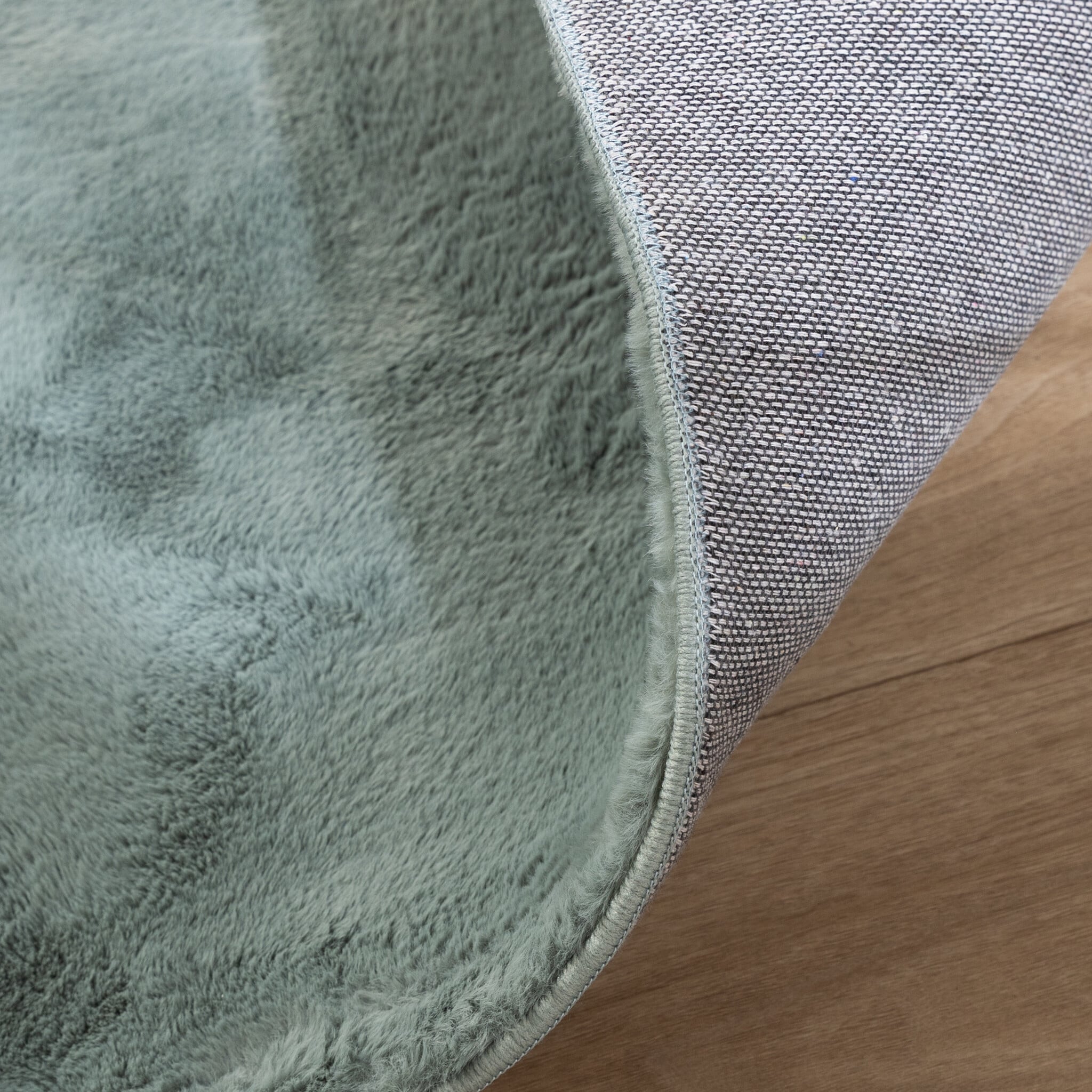 Soft Low-Pile Rug - Cozy Green