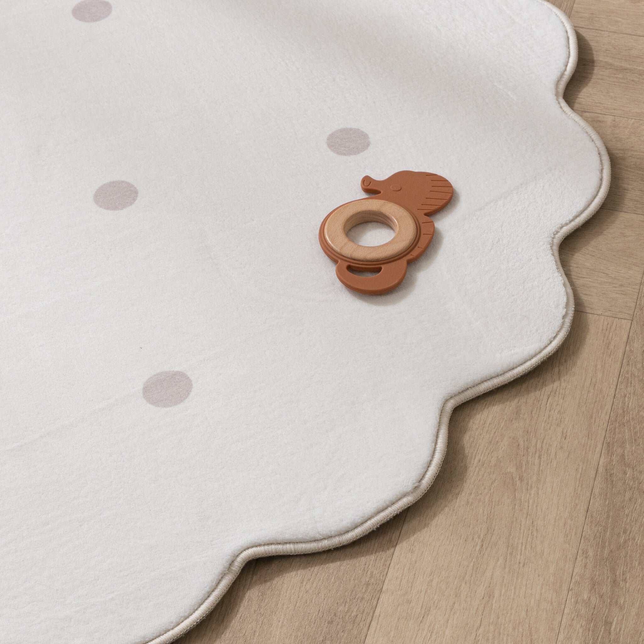Round Kids Room Rug - Cloudy Dots White