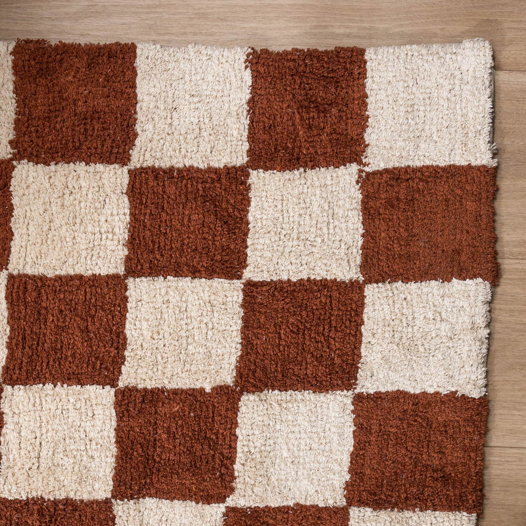 Retro Rug - Gambit Brown/White