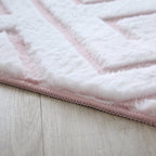 Soft geometric floor rug - Vellion Maze White/Pink