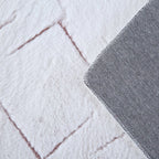 Soft geometric floor rug - Vellion Square White/Pink