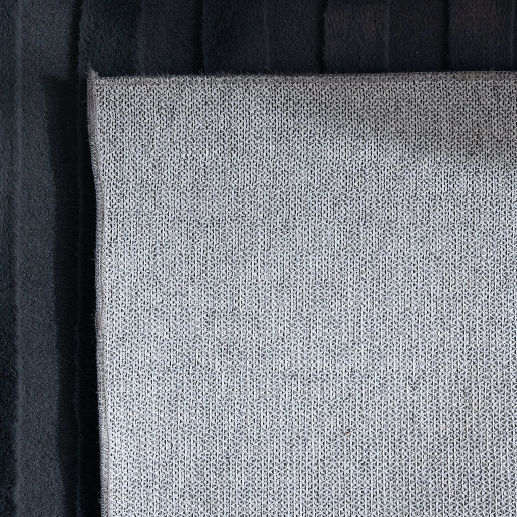 Irregular Rug - Flowy Wavy Anthracite