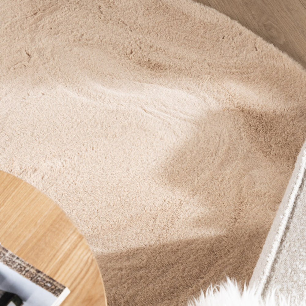 Round High-Pile Rug – Comfy Supreme Beige