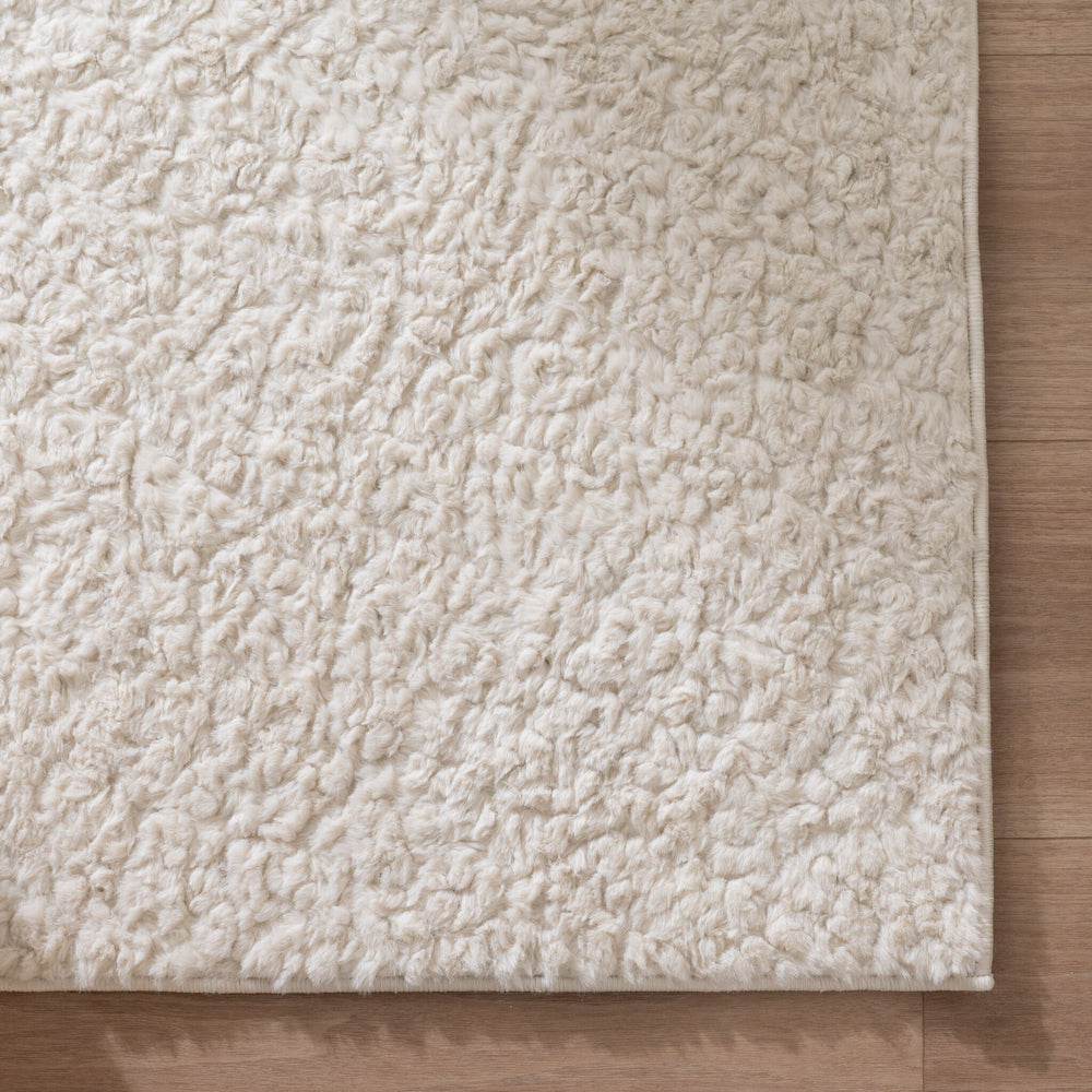 Fluffy Rug – Bobby White