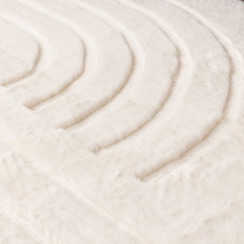 Soft High Pile Rug - Carvy Curves Cream