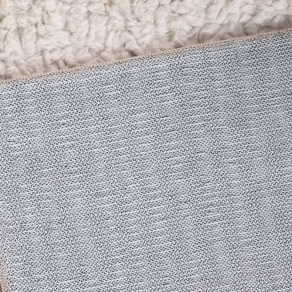 Round Fluffy Rug – Bobby White
