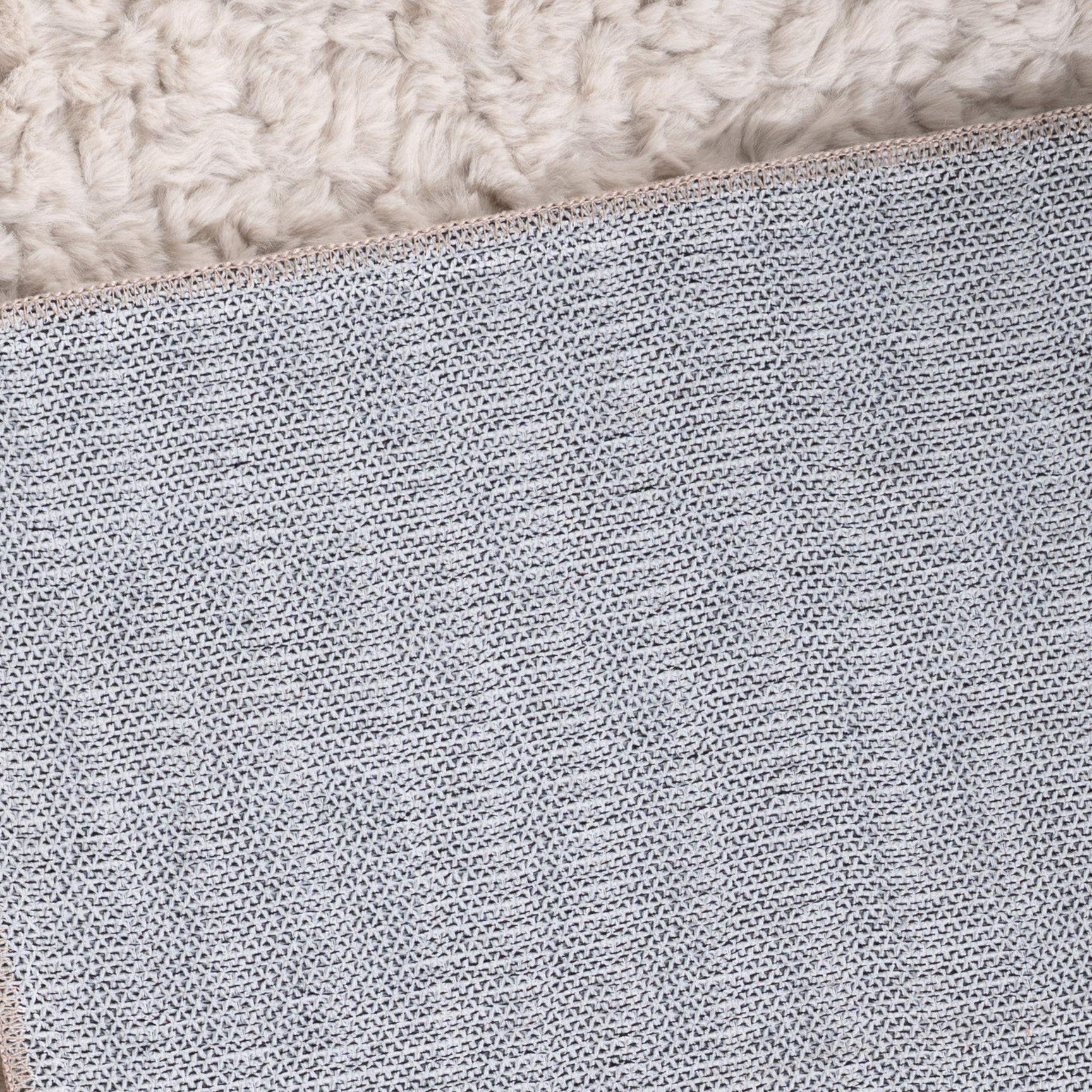 Round Fluffy Rug – Bobby White