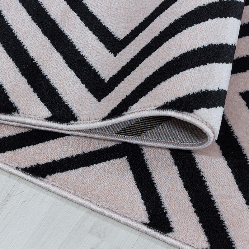 Modern floor rug - Streaky Square Pink/Black