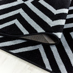 Modern floor rug - Streaky Square Black